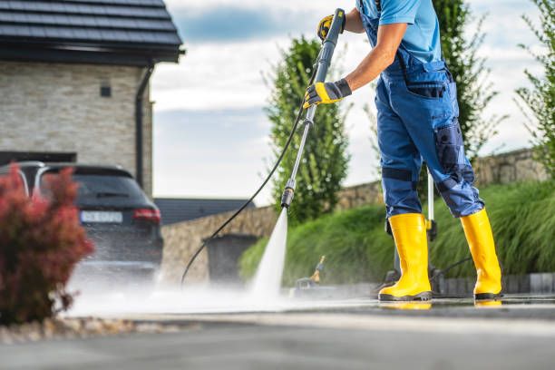 Best Commercial Building Pressure Washing  in Clinton, WA